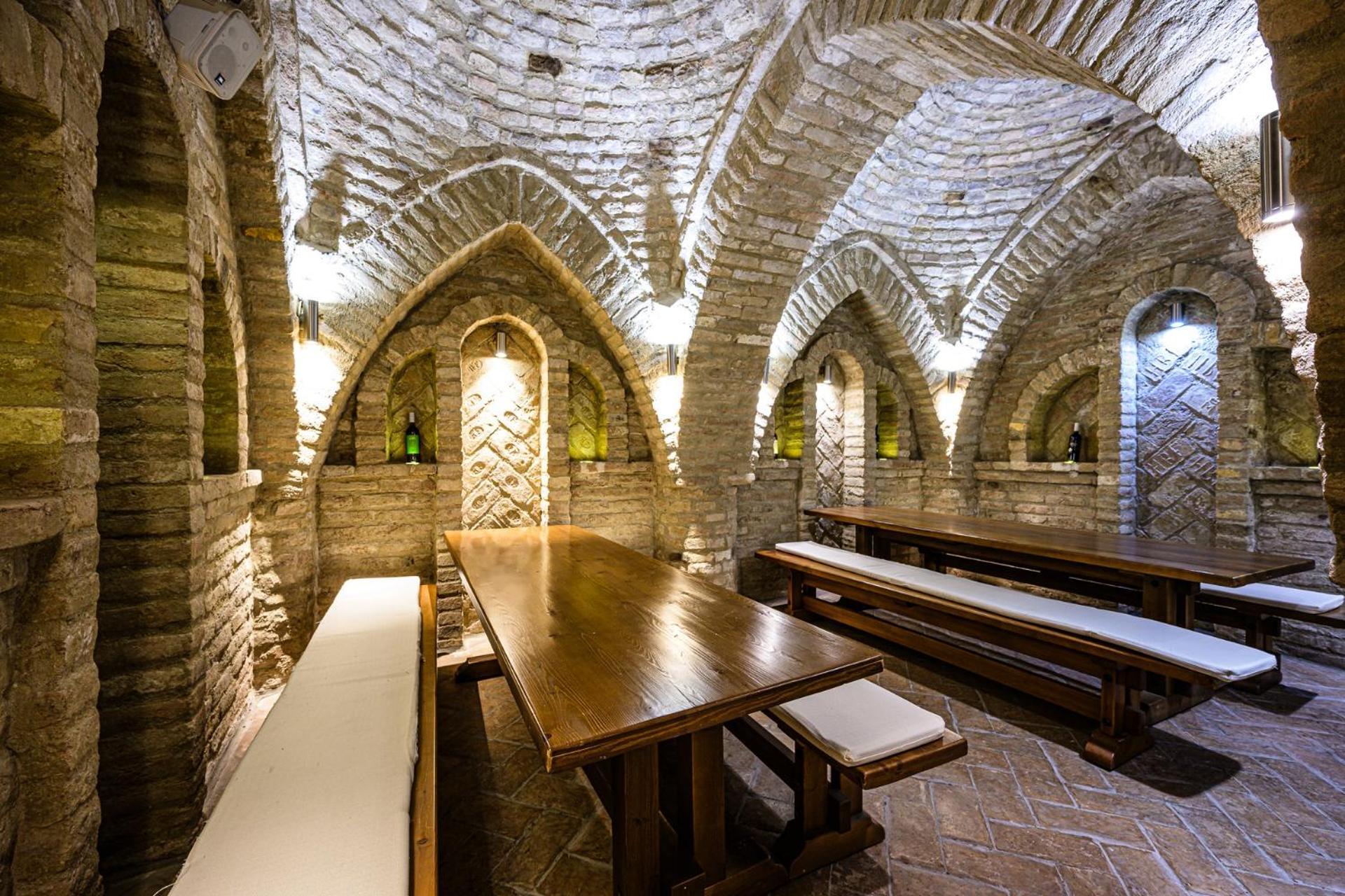 Hotel Vinatus Pince Villány Exteriér fotografie