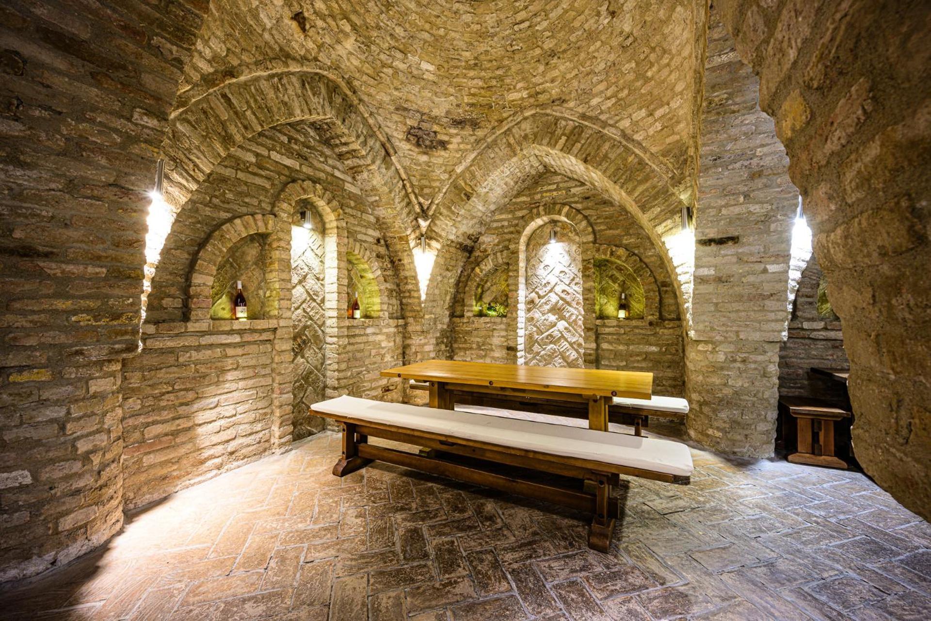 Hotel Vinatus Pince Villány Exteriér fotografie